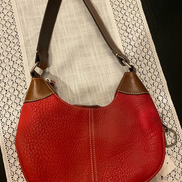 Vintage Dooney & Bourke Red leather shoulder bag with keychain - Picture 8 of 9